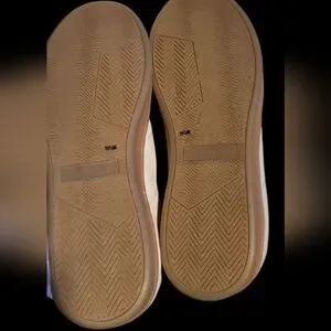 Gallery image 4 for Tommy Hilfiger Jolene T-Toe Lace-Up Sneakers