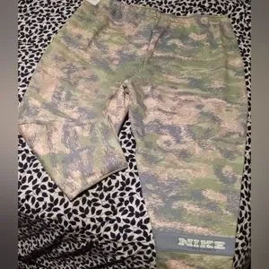 Gallery image 2 for Nike Sportswear Essential Fleece Curve Sweatpants