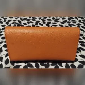 Gallery image 1 for Tory Burch Sunglasses Case