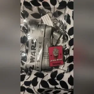 Disneyland Star Wars Galaxy's Edge Pin & Lanyard