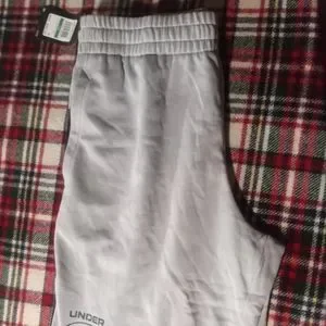 Under Armour Fitted Shorts, Large