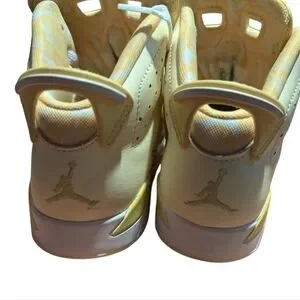 Gallery image 4 for Air Jordan 6 Retro Dynamic Yellow Floral
