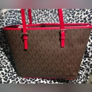 Michael Kors Jet Set Charm in Flame