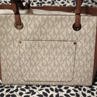 Gallery image 1 for Michael Kors Walsh Tote in Vanilla