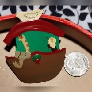 Gallery image 2 for Noah's Ark Holiday Pin