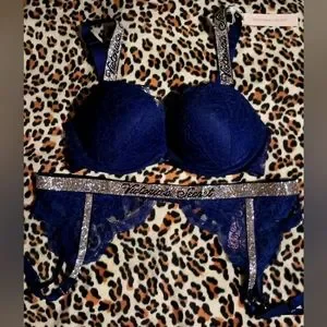 Victoria's Secret Bombshell Push-Up & Garter Set
