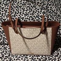 Michael Kors Walsh Tote in Vanilla