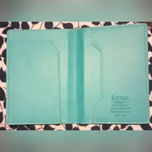 Gallery image 2 for eccolo World Traveler Passport Holder