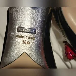 Gallery image 5 for Gucci Eleanor Strawberry Plexi Slingbacks, 36.5