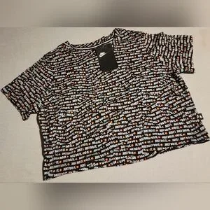 Gallery image 2 for Nike Just Do It Graphic T-Shirt, Small
