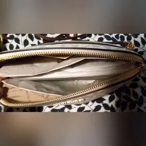 Gallery image 5 for MICHAEL Michael Kors Cindy Lg Dome Crossbody