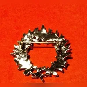 Gallery image 1 for Vintage Holiday Wreath Pin