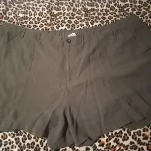 Gallery image 1 for Plus Size Khaki Shorts, Women's 4X