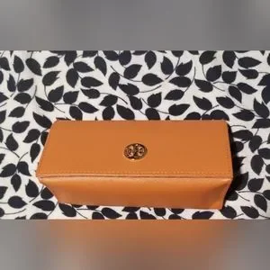 Gallery image 3 for Tory Burch Sunglasses Case