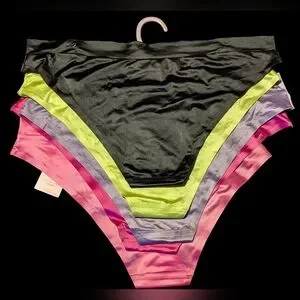 Gallery image 4 for Juicy Couture Bundle of Panties/Underwear, Size XL