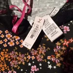 Gallery image 2 for Victoria's Secret Cami, Medium