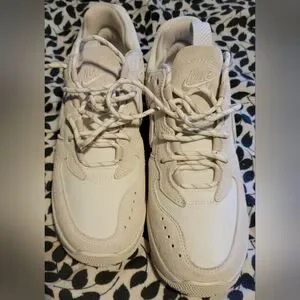 Gallery image 3 for Nike Air FORCE 1 WILD Phantom Low
