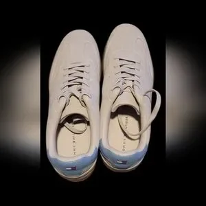 Gallery image 2 for Tommy Hilfiger Jolene T-Toe Lace-Up Sneakers