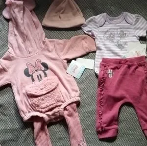 Disney Baby Girls Clothing Bundle, 0-3 Months