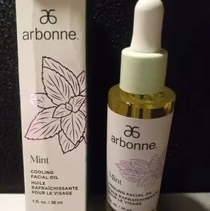Gallery image 1 for Arbonne Mint Cooling Facial Oil